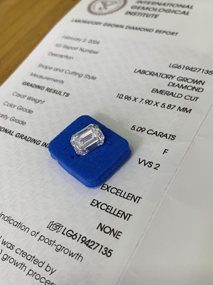 kupować Syntetyczna 5.09CT F VVS2 2EX CVD Laboratory Created Diamond Emerald Cut online manufacture